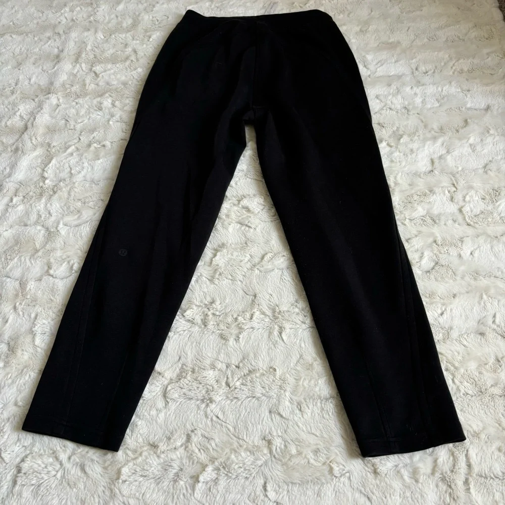 Lululemon Women's Size 4 Black Cropped Pants